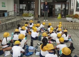 公民館見学（九会小２年生）