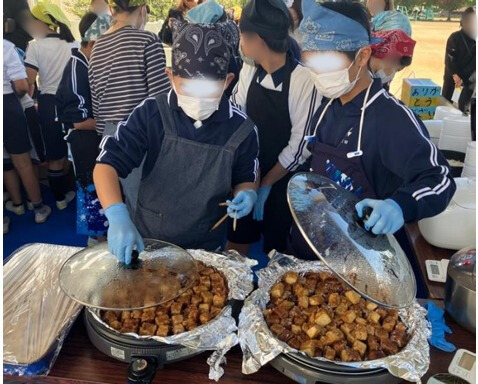 みつぼしカレープレ販売（下里小６年生）