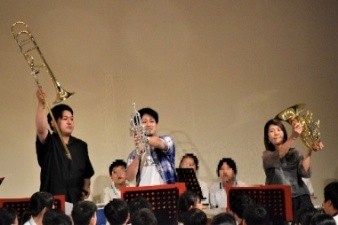 西本智実 Music Edutainment in加西 part３「公開ワークショップ」の様子